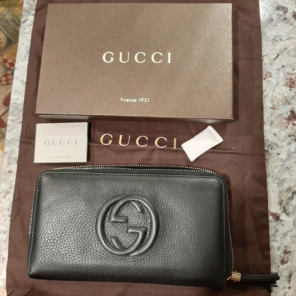 💜NEVER USED GUCCI SOHO WALLET